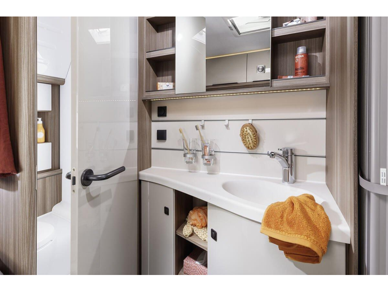 Fendt Tendenza 465 SFB image