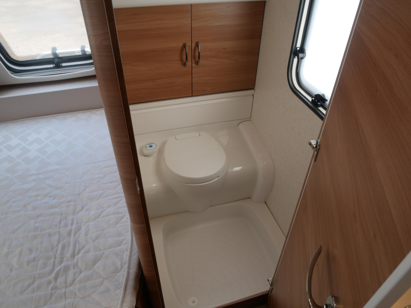 Hobby De Luxe 400 SFE image