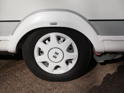 Hobby De Luxe 400 SFE image