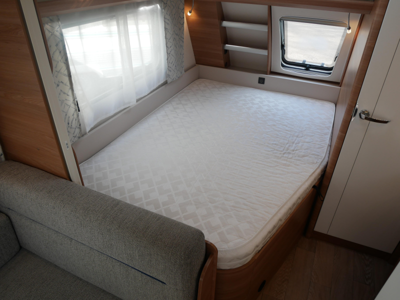 Hobby De Luxe 400 SFE image