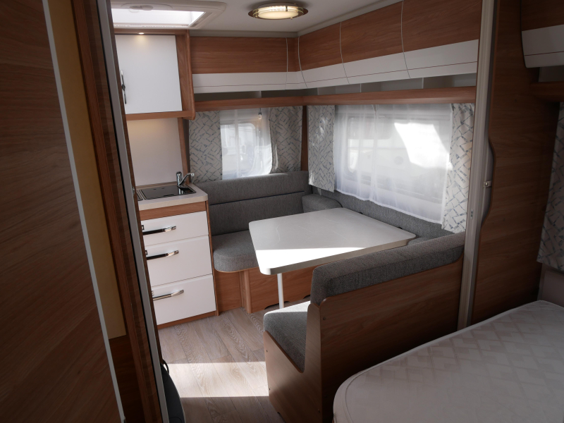 Hobby De Luxe 400 SFE image