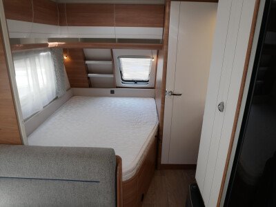 Hobby De Luxe 400 SFE image