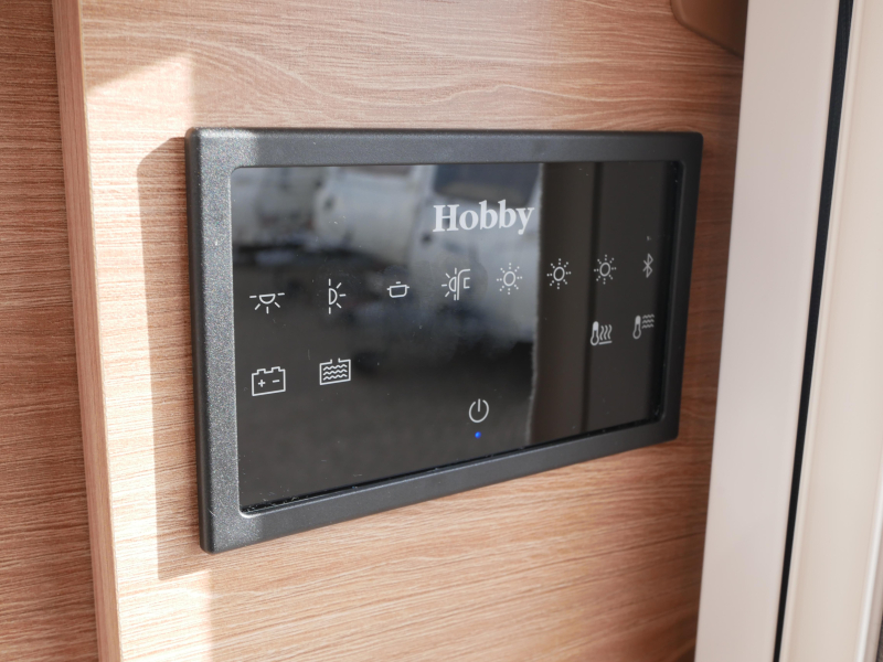 Hobby De Luxe 400 SFE image