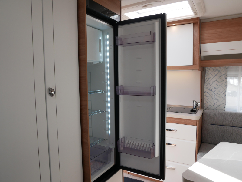 Hobby De Luxe 400 SFE image