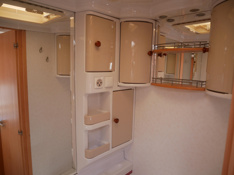 Hobby De Luxe 440 SF image