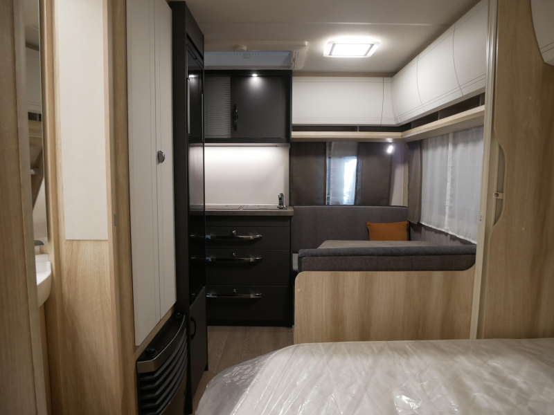 Hobby De Luxe 400 SFE image