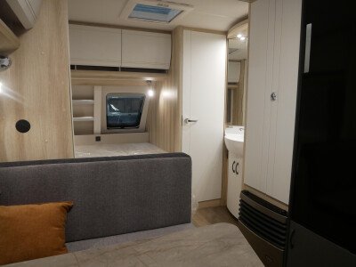 Hobby De Luxe 400 SFE image