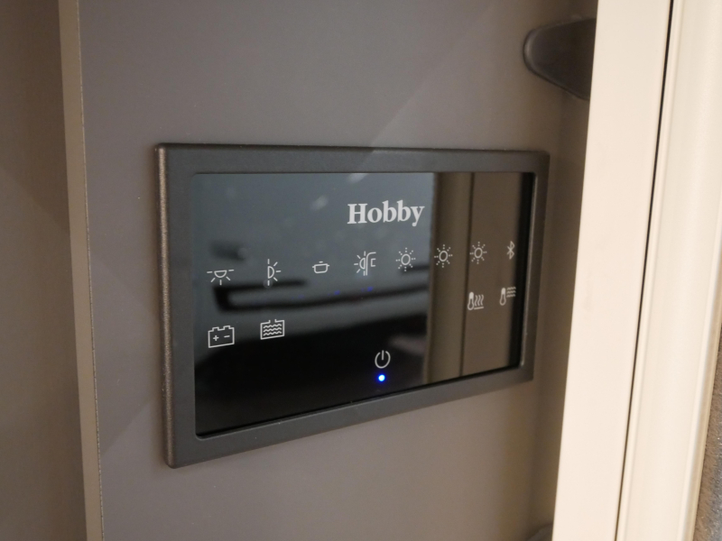 Hobby De Luxe 400 SFE image