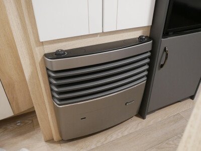 Hobby De Luxe 400 SFE image