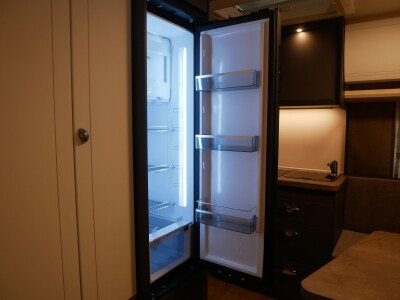 Hobby De Luxe 400 SFE image