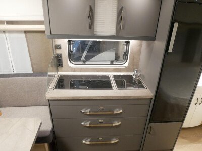 Hobby De Luxe 460 UFE image