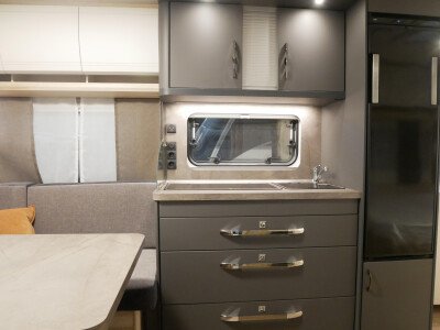 Hobby De Luxe 460 UFE image