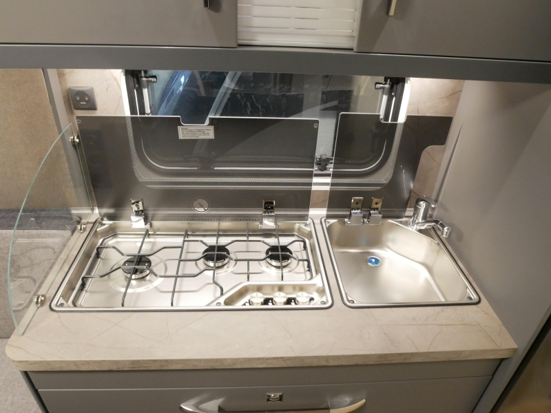 Hobby De Luxe 460 UFE image