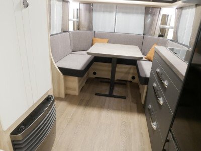 Hobby De Luxe 460 UFE image