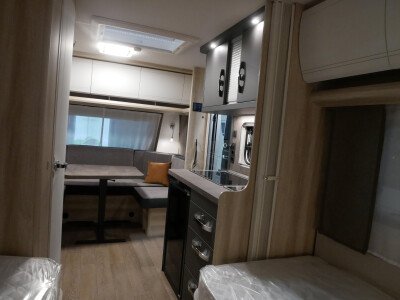 Hobby De Luxe 460 LU image