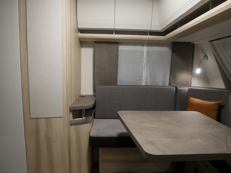 Hobby De Luxe 460 LU image