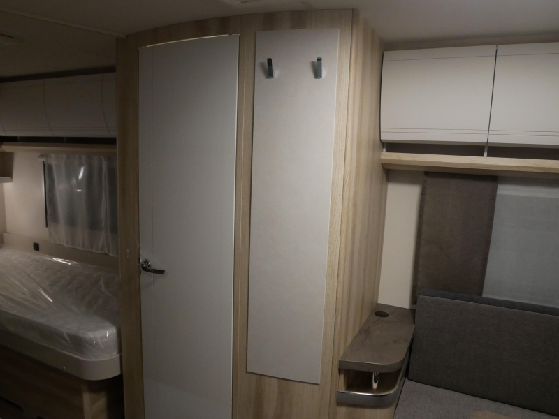 Hobby De Luxe 460 LU image