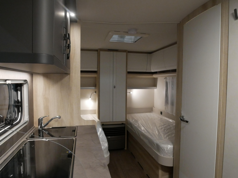 Hobby De Luxe 460 LU image