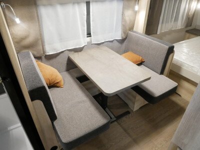 Hobby De Luxe 460 SFF image