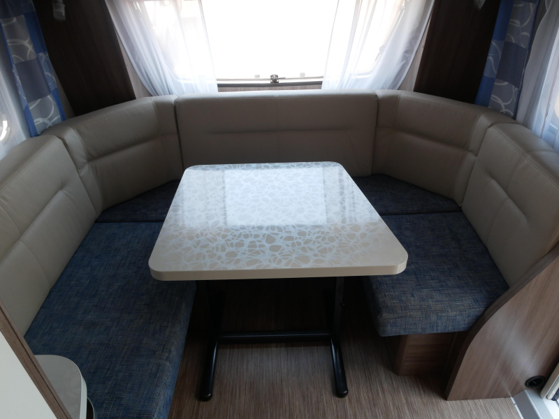 Hobby De Luxe Easy 460 LU image