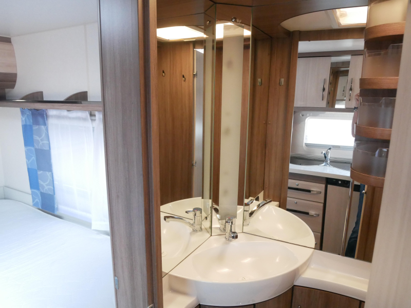 Hobby De Luxe Easy 460 LU image