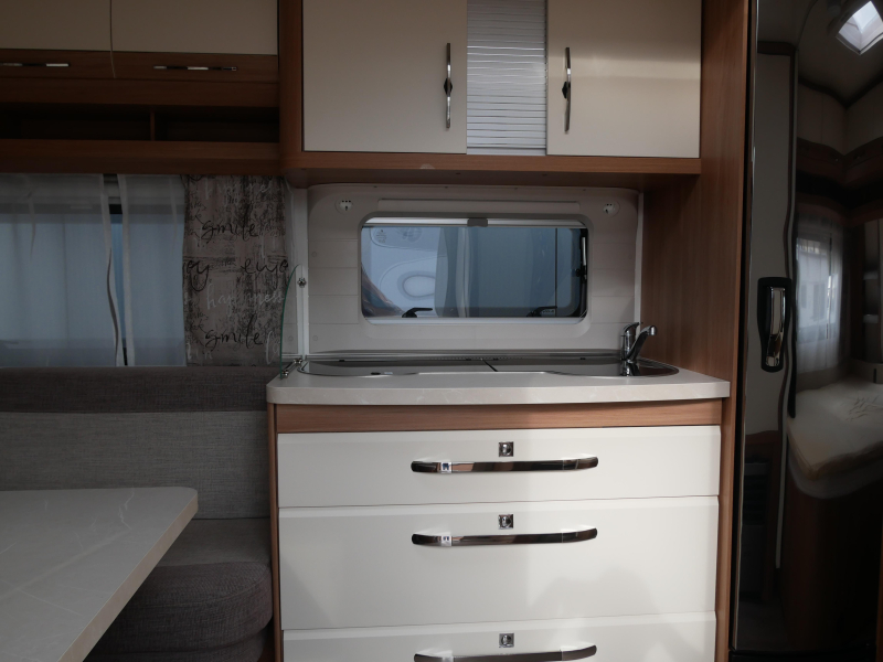 Hobby De Luxe 460 UFE image