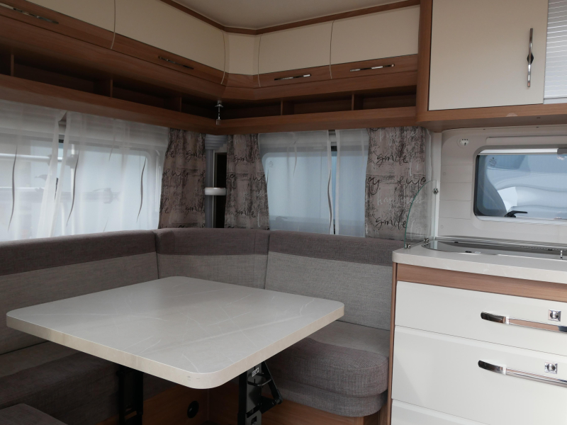 Hobby De Luxe 460 UFE image