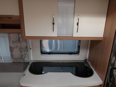 Hobby De Luxe 460 UFE image