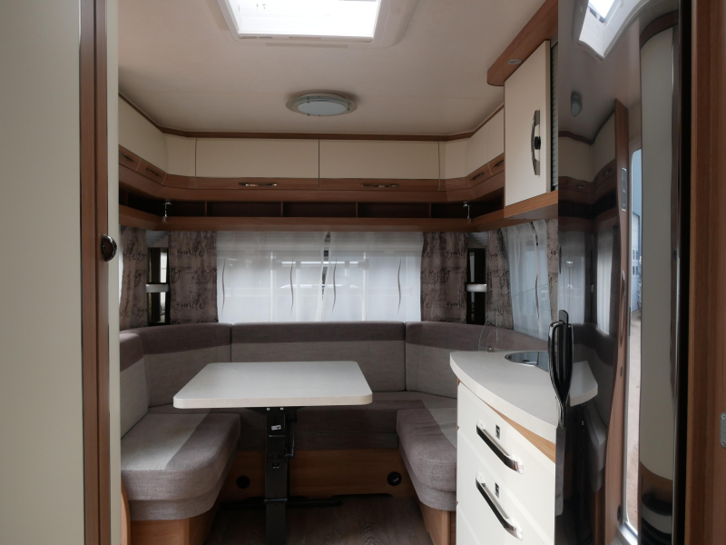 Hobby De Luxe 460 UFE image