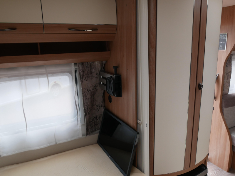 Hobby De Luxe 460 UFE image