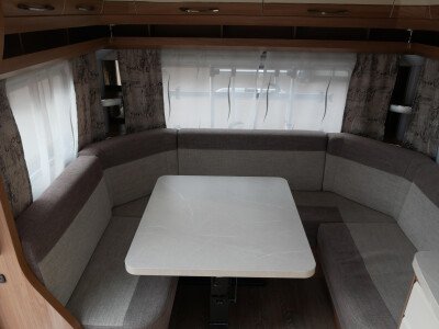 Hobby De Luxe 460 UFE image