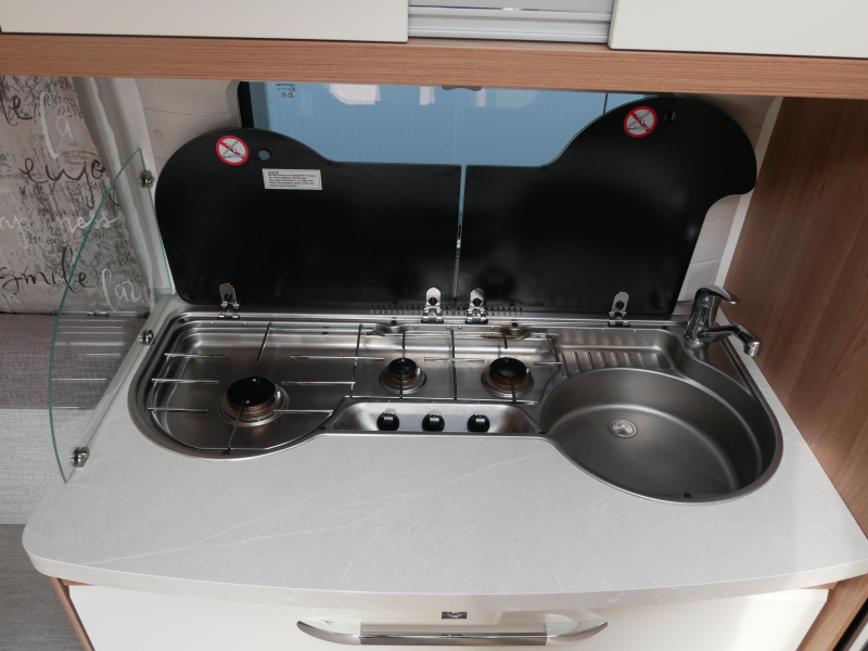 Hobby De Luxe 460 UFE image