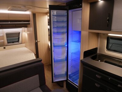 Hobby De Luxe Edition 560 KMFE image