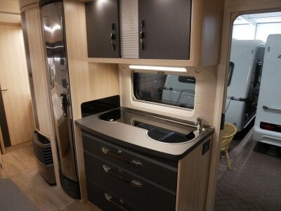 Hobby De Luxe Edition 560 KMFE image