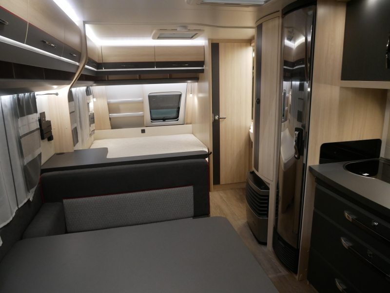 Hobby De Luxe Edition 560 KMFE image
