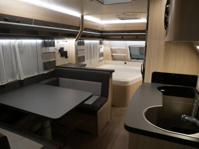 Hobby De Luxe Edition 560 KMFE image