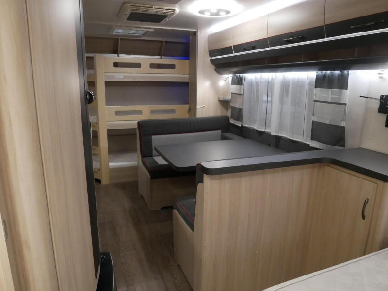 Hobby De Luxe Edition 560 KMFE image